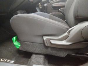Toyota Vitz 1.0 XR manual - Image 14