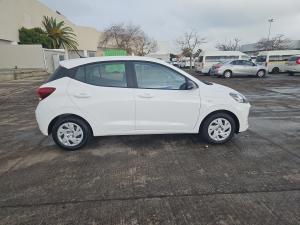 Hyundai Grand i10 1.0 Motion hatch manual - Image 3