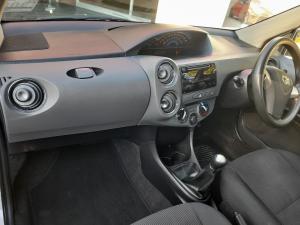 Toyota Etios sedan 1.5 Sprint - Image 7