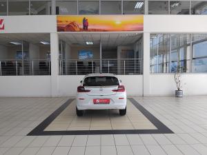 Toyota Starlet 1.5 XR auto - Image 5