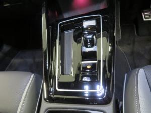 Volkswagen Golf 1.4 TSI R-LINE + Tiptronic - Image 10
