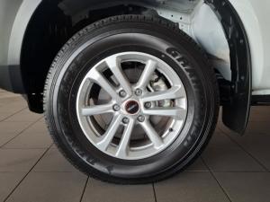 Isuzu D-Max 1.9TD single cab L manual - Image 10