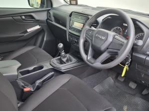 Isuzu D-Max 1.9TD single cab L manual - Image 6