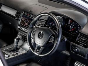 Volkswagen Touareg V8 TDI Executive - Image 16
