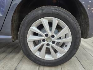 Volkswagen Polo Vivo hatch 1.6 Life - Image 4