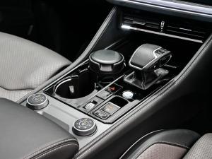 Volkswagen Touareg V6 TDI R-Line - Image 12