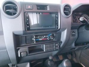Toyota Land Cruiser 79 2.8GD-6 single cab manual - Image 12