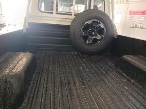 Toyota Land Cruiser 79 2.8GD-6 single cab manual - Image 21