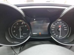 Alfa Romeo Giulia 2.0T Veloce - Image 15