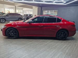 Alfa Romeo Giulia 2.0T Veloce - Image 4