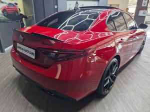 Alfa Romeo Giulia 2.0T Veloce - Image 5