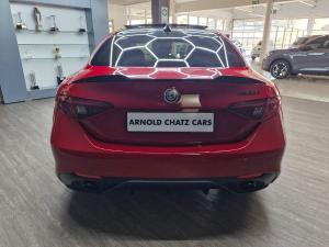 Alfa Romeo Giulia 2.0T Veloce - Image 7