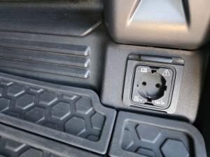 Land Rover Defender 110 P400 X - Image 10