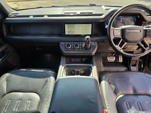 Land Rover Defender 110 P400 X - Image 16