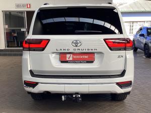 Toyota Land Cruiser 300 3.3D ZX - Image 5