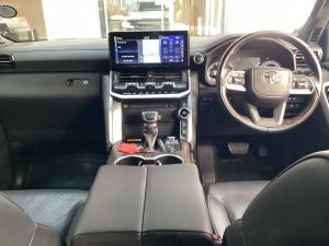 Toyota Land Cruiser 300 3.3D ZX - Image 6