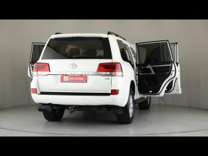 Toyota Land Cruiser 200 4.5D-4D V8 VX - Image 9