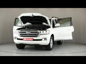 Toyota Land Cruiser 200 4.5D-4D V8 VX - Image 13