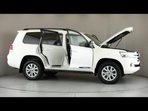 Toyota Land Cruiser 200 4.5D-4D V8 VX - Image 15
