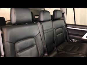 Toyota Land Cruiser 200 4.5D-4D V8 VX - Image 20