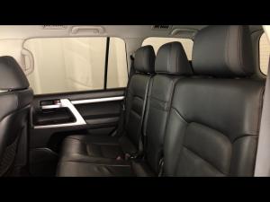 Toyota Land Cruiser 200 4.5D-4D V8 VX - Image 21