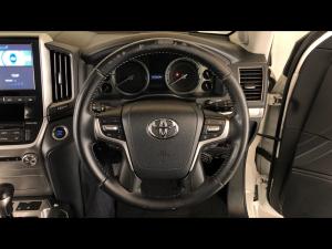 Toyota Land Cruiser 200 4.5D-4D V8 VX - Image 26