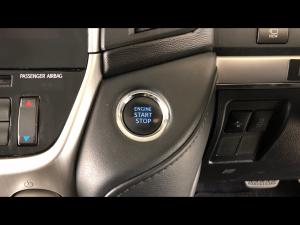 Toyota Land Cruiser 200 4.5D-4D V8 VX - Image 27