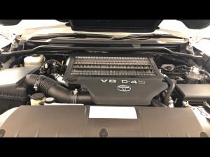 Toyota Land Cruiser 200 4.5D-4D V8 VX - Image 30