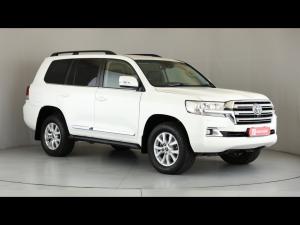 Toyota Land Cruiser 200 4.5D-4D V8 VX - Image 1