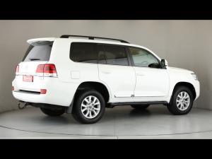 Toyota Land Cruiser 200 4.5D-4D V8 VX - Image 2