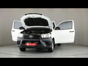 Toyota Hilux 2.0 single cab S (aircon) - Image 13