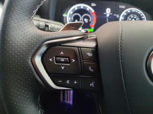 Lexus LX 700h F Sport - Image 11