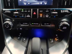 Lexus LX 700h F Sport - Image 19