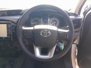 Toyota Hilux 2.4GD-6 single cab Raider manual - Image 8