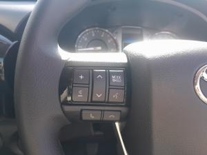 Toyota Hilux 2.4GD-6 single cab Raider manual - Image 9