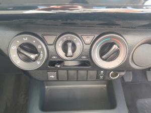Toyota Hilux 2.4GD-6 single cab Raider manual - Image 13