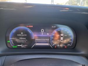 Toyota Crown 2.5 Hybrid E-Four - Image 11