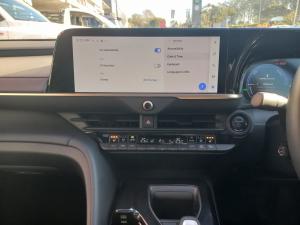 Toyota Crown 2.5 Hybrid E-Four - Image 13