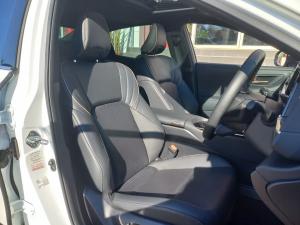 Toyota Crown 2.5 Hybrid E-Four - Image 14