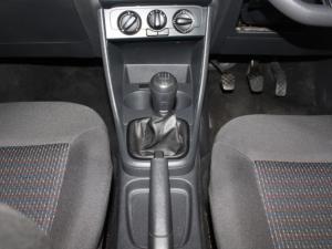Volkswagen Polo Vivo 1.4 Trendline - Image 14