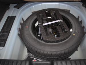 Volkswagen Polo 1.6 Tiptronic - Image 9
