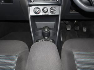 Volkswagen Polo Vivo 1.4 Comfortline - Image 14