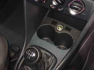 Volkswagen Polo Vivo 1.4 Comfortline - Image 8