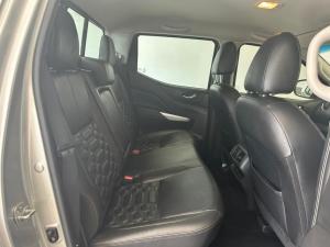 Nissan Navara 2.5DDTI LE/LE Plus automatic D/C - Image 9
