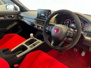 Honda Civic Type R - Image 10