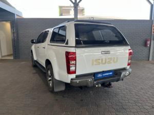 Isuzu KB 300D-Teq double cab LX auto - Image 3