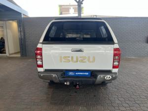 Isuzu KB 300D-Teq double cab LX auto - Image 4