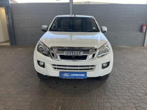 Isuzu KB 300D-Teq double cab LX auto - Image 5