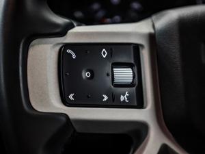 Land Rover Defender 110 D300 SE - Image 20