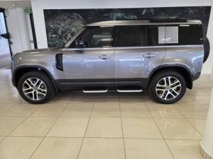 Land Rover Defender 110 D300 SE - Image 2